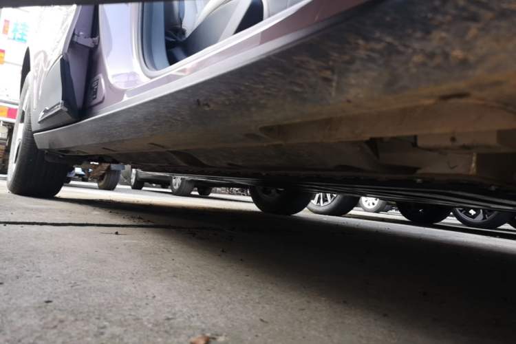 Used Geely Galaxy Geome 2025 UP 410km Exploration+ Edition Right Side Sill