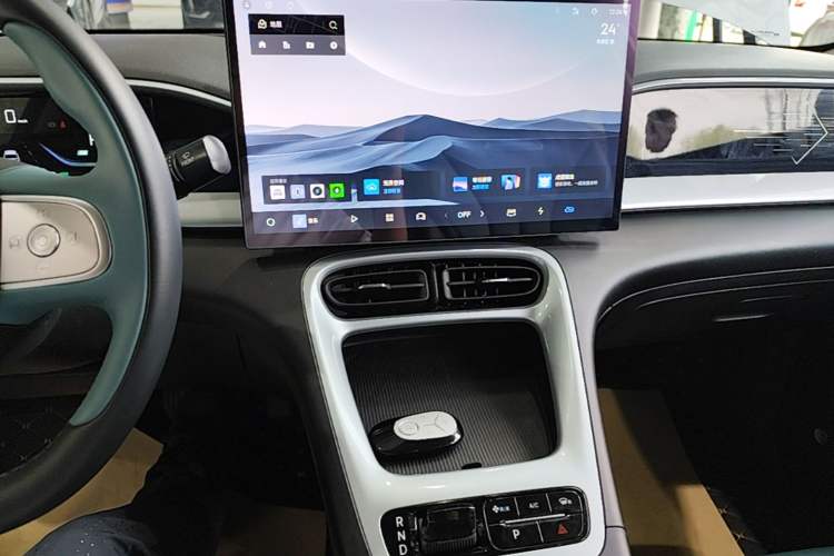 Used Geely Galaxy Geome 2025 UP 410km Exploration Edition Audio And AC Panel