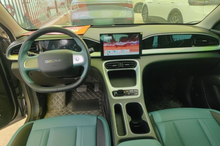 Used Geely Galaxy Geome 2025 310km Youth Edition Center Console