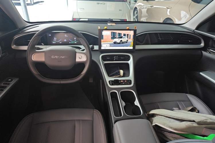 Used Geely Galaxy Geome 2025 310km Youth Edition Center Console
