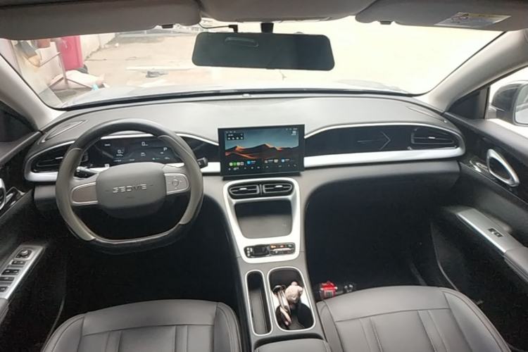Used Geely Galaxy Geome 2025 310km Youth Edition Center Console