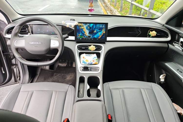 Used Geely Galaxy Geome 2025 310km Youth Edition Center Console