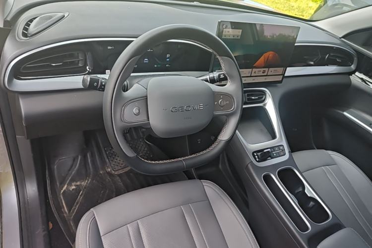 Used Geely Galaxy Geome 2025 310km Dream Edition Center Console