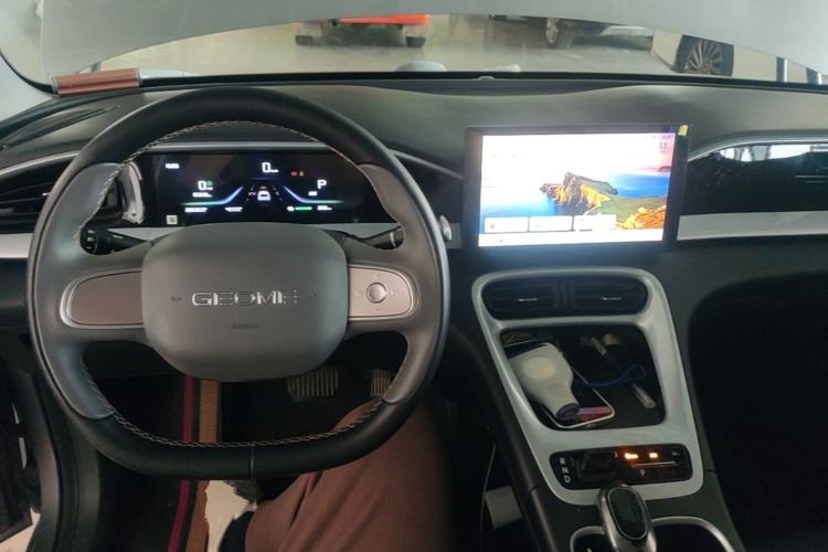 Used Geely Galaxy Geome 2025 310km Youth Edition Center Console