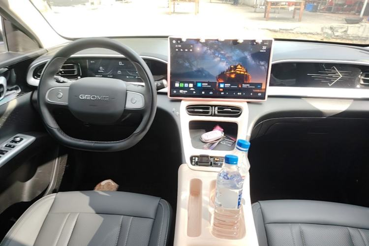 Used Geely Galaxy Geome 2025 UP 410km Exploration Edition Center Console