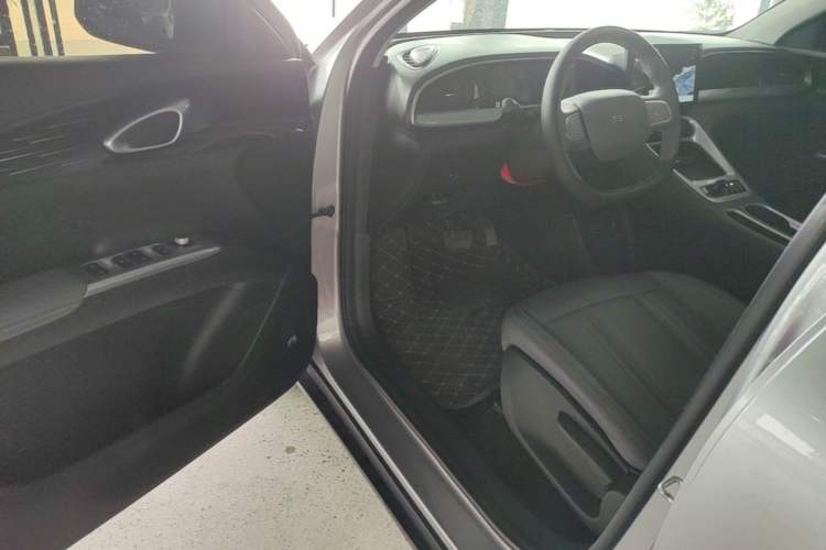 Used Geely Galaxy Geome 2025 310km Youth Edition Driver Seat