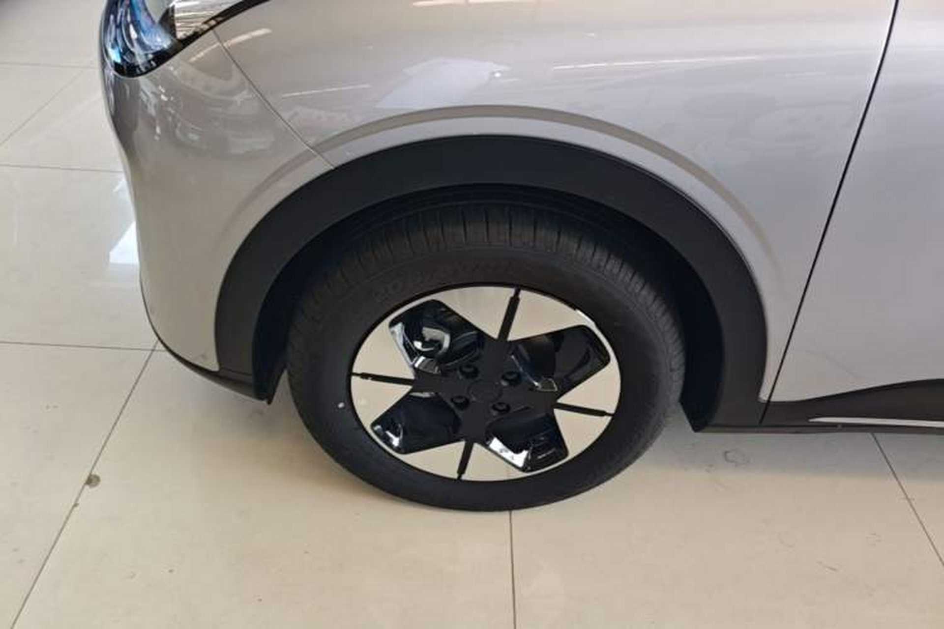Used Geely Galaxy Geome 2025 UP 410km Exploration+ Edition Exterior 4