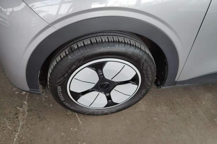 Used Geely Galaxy Geome 2025 310km Youth Edition Exterior 4