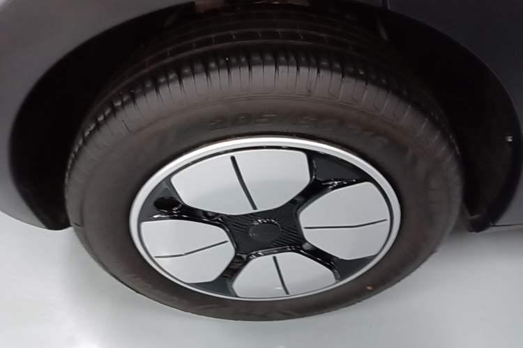 Used Geely Galaxy Geome 2025 410 km Free Version Exterior 5