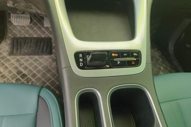 Used Geely Galaxy Geome 2025 310km Youth Edition Gear Lever