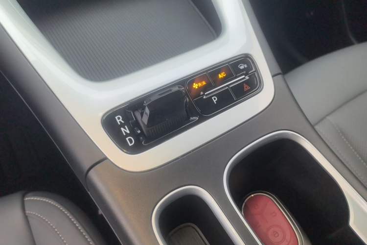 Used Geely Galaxy Geome 2025 410 km Free Version Gear Lever