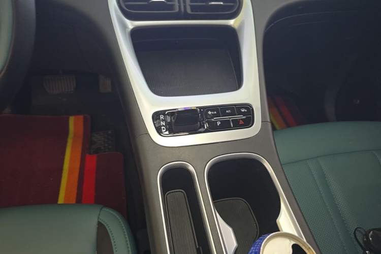 Used Geely Galaxy Geome 2025 UP 410km Exploration Edition Gear Lever