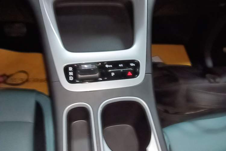 Used Geely Galaxy Geome 2025 410 km Free Version Gear Lever