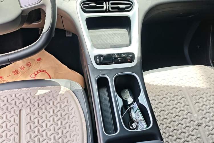 Used Geely Galaxy Geome 2025 UP 410km Exploration Edition Gear Lever