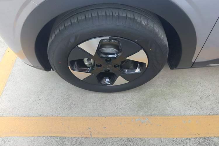 Used Geely Galaxy Geome 2025 UP 410km Exploration Edition Left Front Wheel Hub