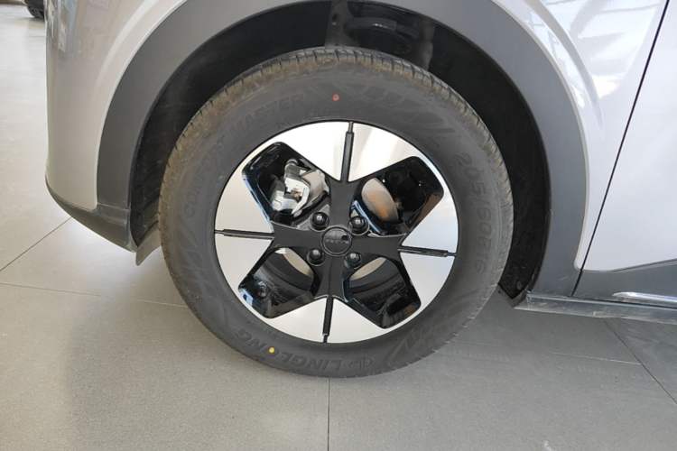 Used Geely Galaxy Geome 2025 310km Dream Edition Left Front Wheel Hub