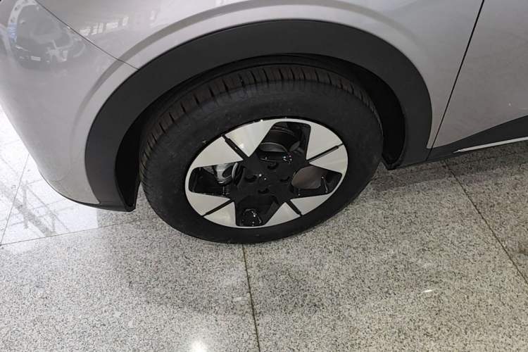 Used Geely Galaxy Geome 2025 UP 410km Exploration Edition Left Front Wheel Hub