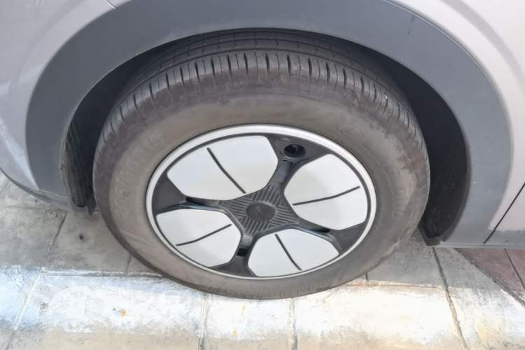 Used Geely Galaxy Geome 2025 310km Youth Edition Left Front Wheel Hub