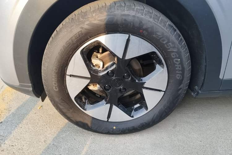 Used Geely Galaxy Geome 2025 310km Dream Edition Left Front Wheel Hub