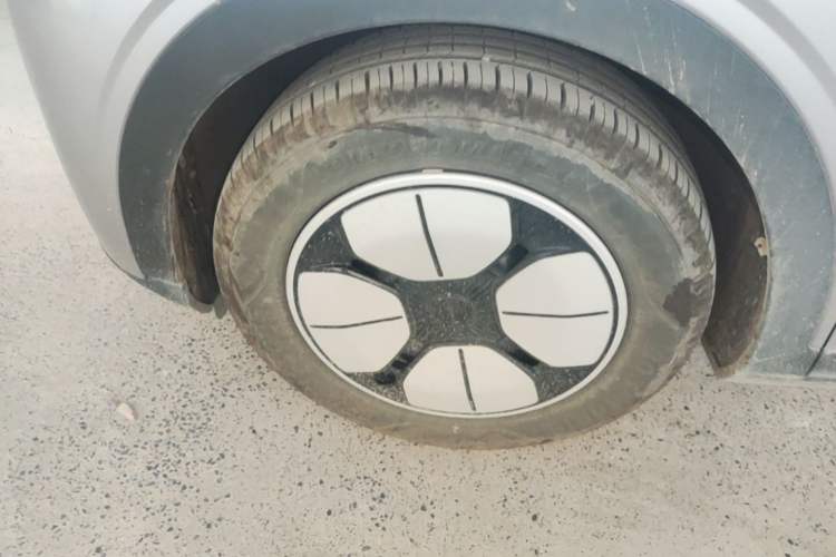 Used Geely Galaxy Geome 2025 310km Youth Edition Left Front Wheel Hub