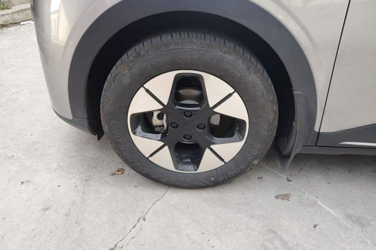 Used Geely Galaxy Geome 2025 UP 410km Exploration Edition Left Front Wheel Hub