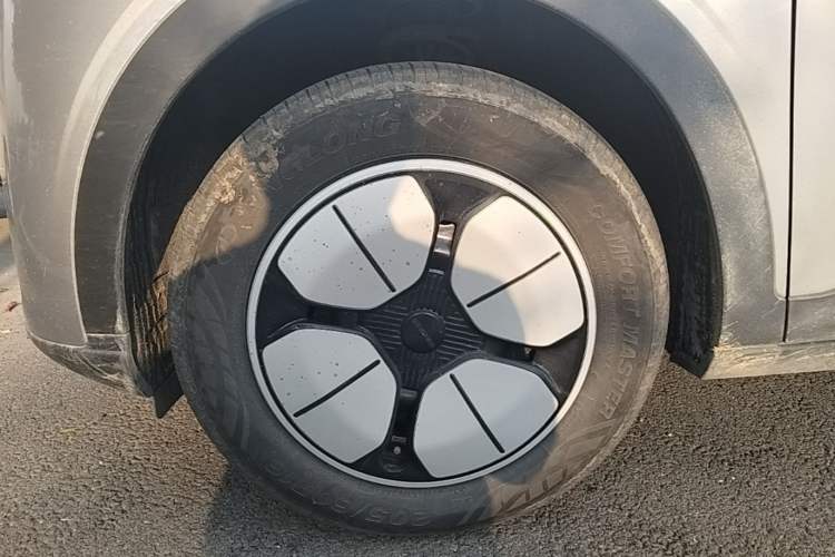 Used Geely Galaxy Geome 2025 310km Youth Edition Left Front Wheel Hub