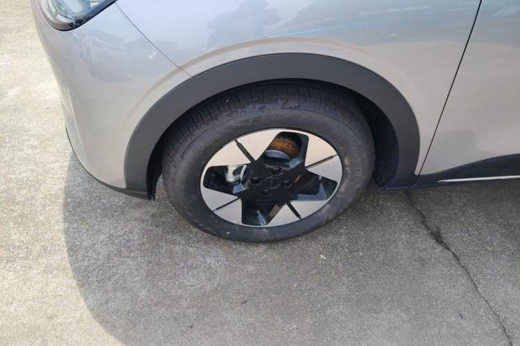 Used Geely Galaxy Geome 2025 310km Dream Edition Left Front Wheel Hub