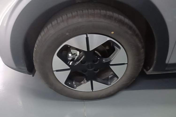 Used Geely Galaxy Geome 2025 310km Dream Edition Left Front Wheel Hub
