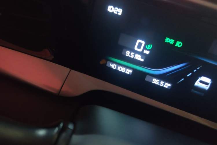 Used Geely Galaxy Geome 2025 UP 410km Exploration Edition Odometer Close Up