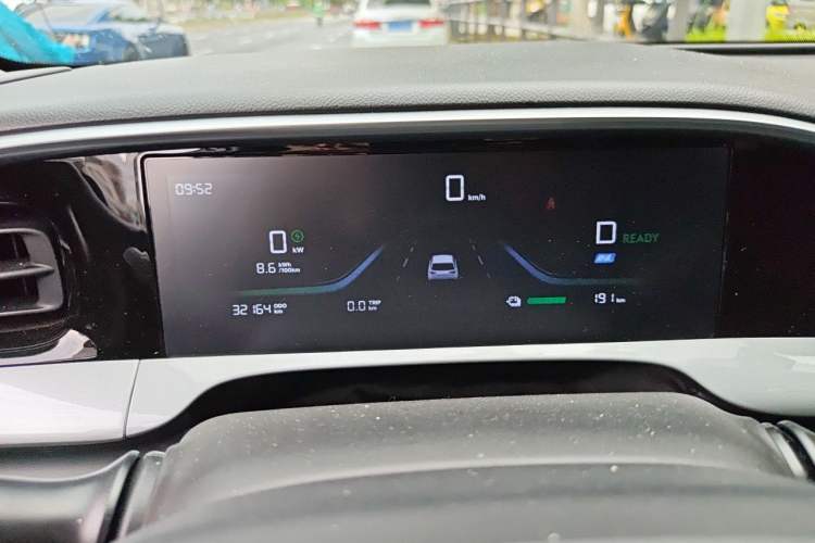 Used Geely Galaxy Geome 2025 310km Youth Edition Odometer Close Up