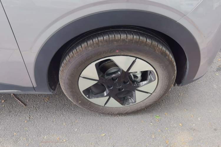 Used Geely Galaxy Geome 2025 310km Dream Edition Right Front Wheel Hub