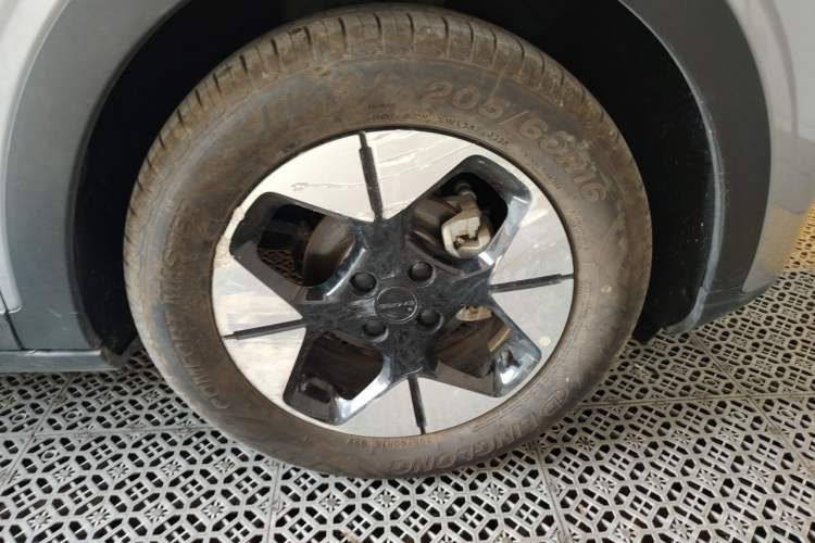 Used Geely Galaxy Geome 2025 310km Dream Edition Right Front Wheel Hub