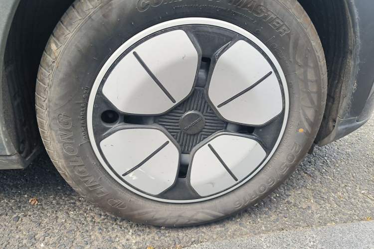 Used Geely Galaxy Geome 2025 310km Youth Edition Right Front Wheel Hub
