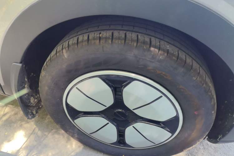 Used Geely Galaxy Geome 2025 310km Youth Edition Right Front Wheel Hub