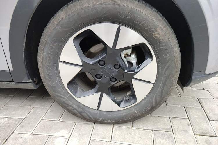 Used Geely Galaxy Geome 2025 310km Dream Edition Right Front Wheel Hub