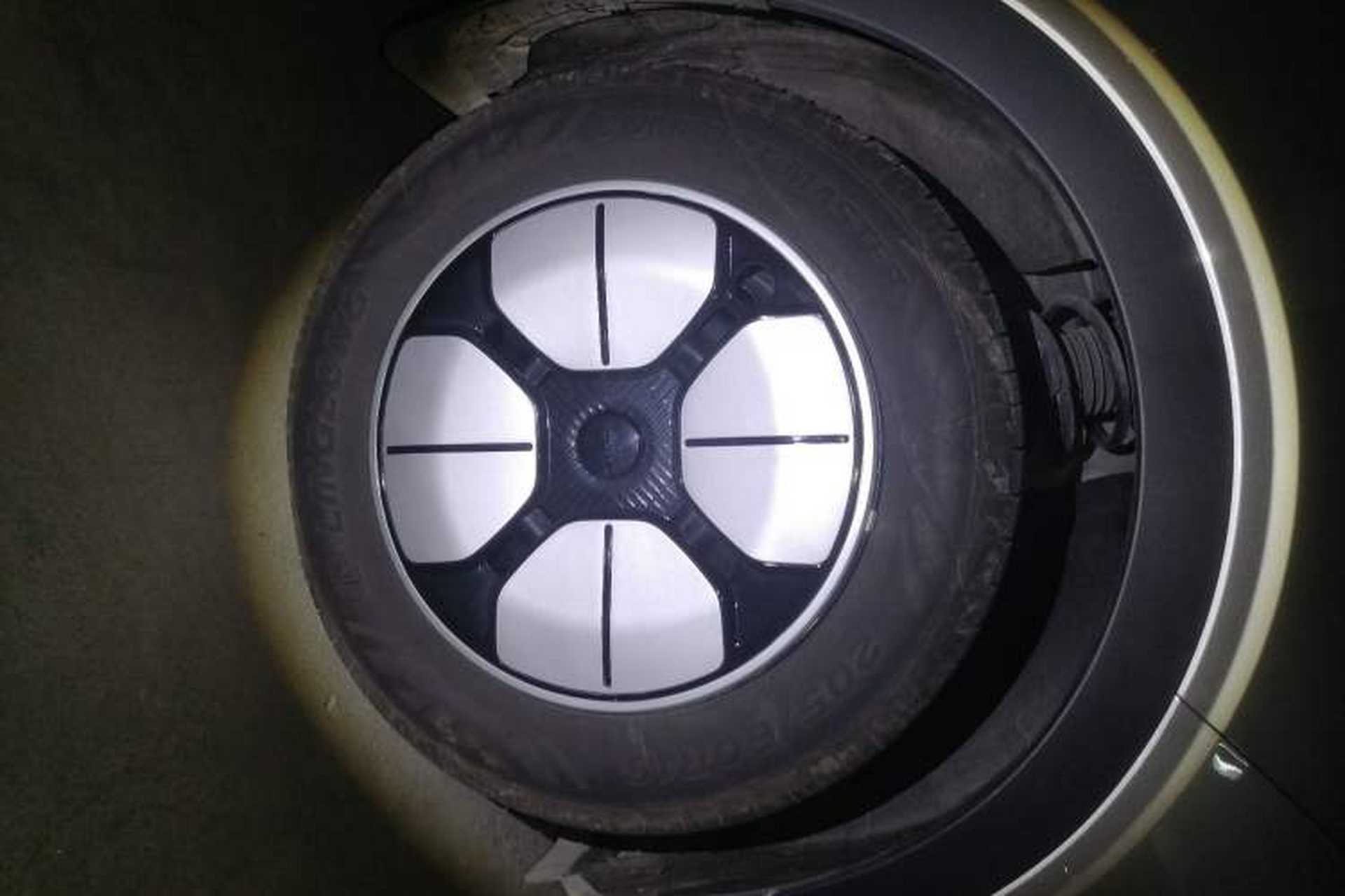 Used Geely Galaxy Geome 2025 410 km Free Version Right Front Wheel Hub