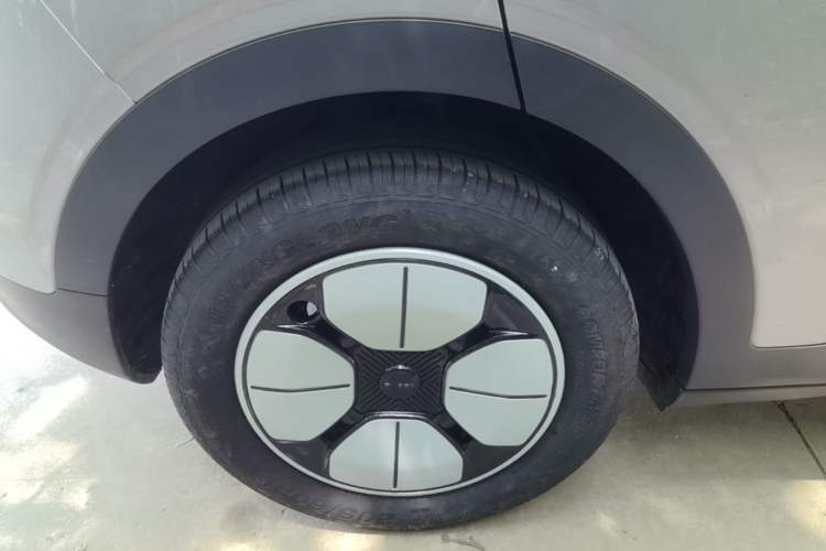 Used Geely Galaxy Geome 2025 310km Youth Edition Right Rear Wheel Hub