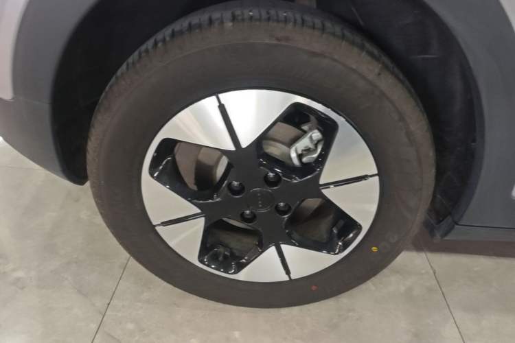 Used Geely Galaxy Geome 2025 UP 410km Exploration Edition Right Rear Wheel Hub