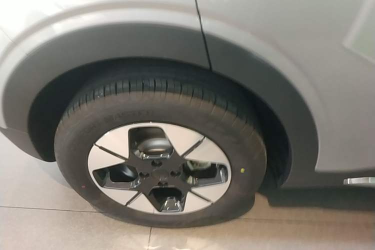 Used Geely Galaxy Geome 2025 310km Dream Edition Right Rear Wheel Hub