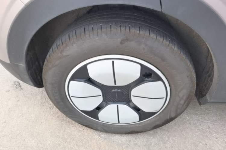 Used Geely Galaxy Geome 2025 310km Youth Edition Right Rear Wheel Hub