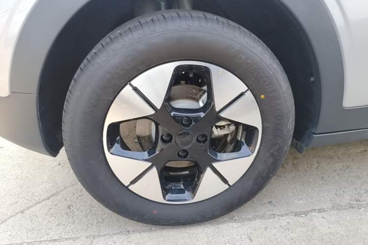 Used Geely Galaxy Geome 2025 310km Dream Edition Right Rear Wheel Hub