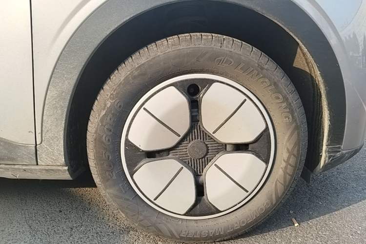 Used Geely Galaxy Geome 2025 310km Youth Edition Right Rear Wheel Hub