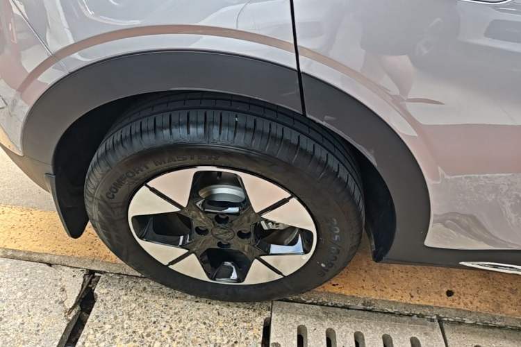 Used Geely Galaxy Geome 2025 UP 410km Exploration Edition Right Rear Wheel Hub