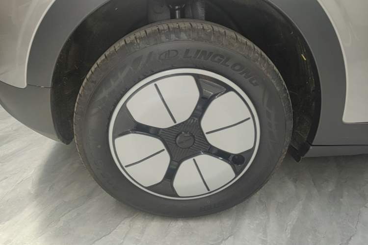 Used Geely Galaxy Geome 2025 310km Youth Edition Right Rear Wheel Hub