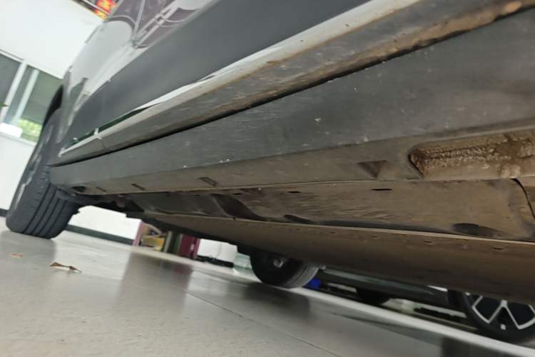Used Geely Galaxy Geome 2025 UP 410km Exploration Edition Right Side Sill