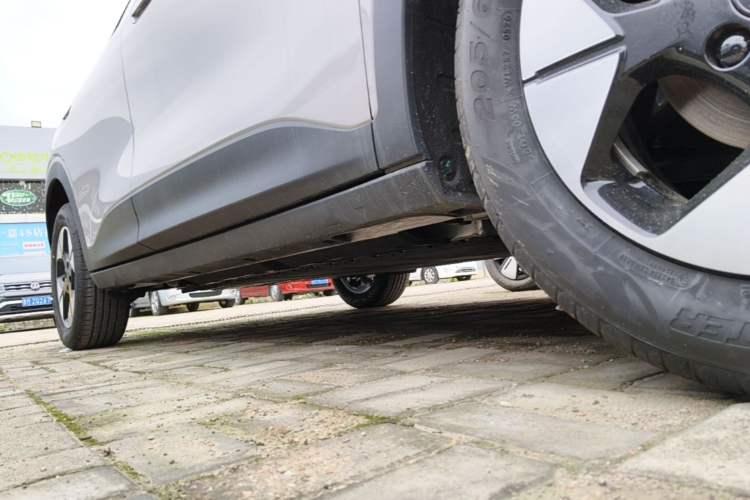 Used Geely Galaxy Geome 2025 410 km Free Version Right Side Sill