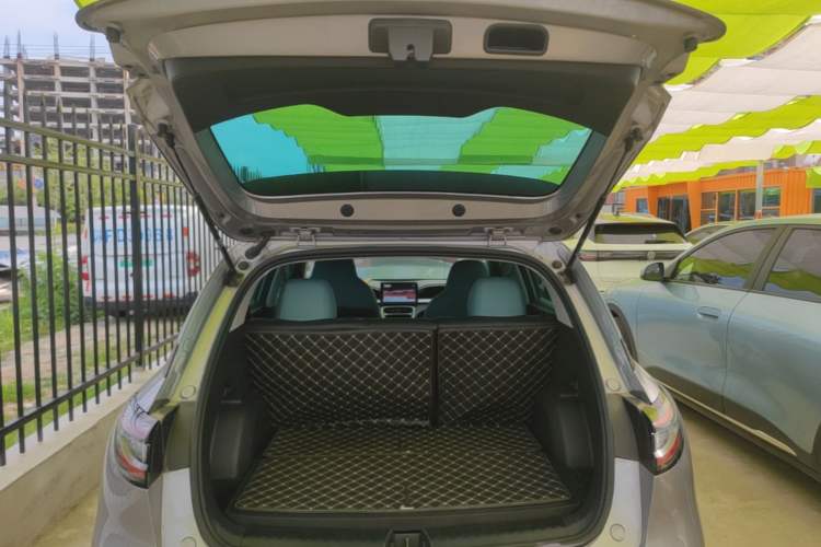 Used Geely Galaxy Geome 2025 310km Youth Edition Trunk
