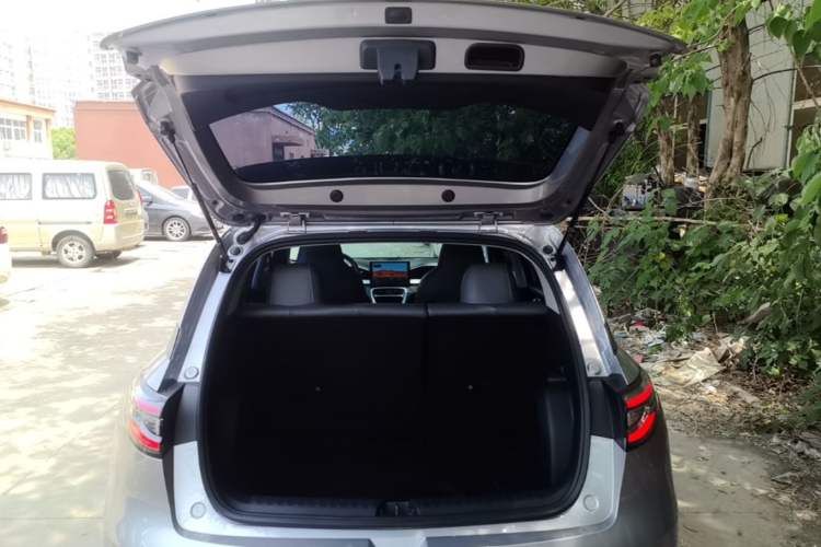 Used Geely Galaxy Geome 2025 310km Youth Edition Trunk
