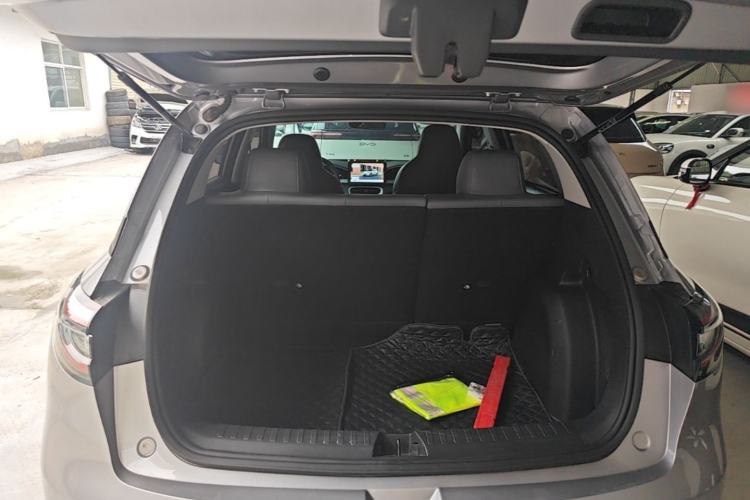 Used Geely Galaxy Geome 2025 310km Youth Edition Trunk