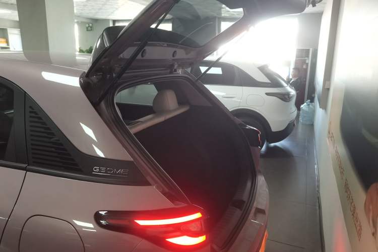 Used Geely Galaxy Geome 2025 310km Youth Edition Trunk